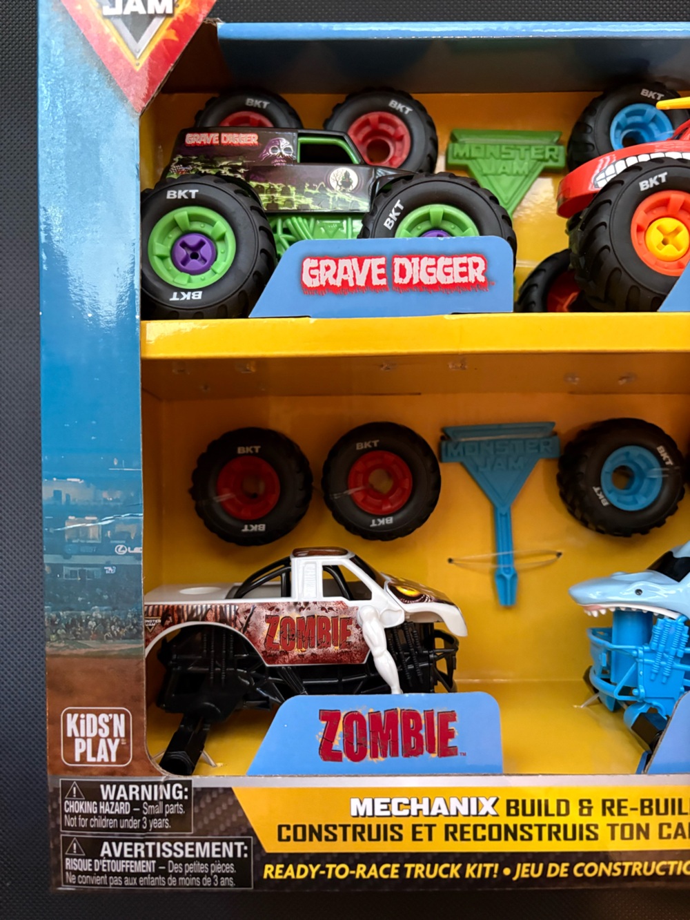 Monster Jam Mechanix Build & Re-Build 4-pack 1:43 scale trucks Zombie Grave Dig - Picture 3 of 4